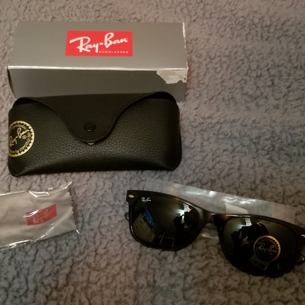 Ray Ban RB2132 Wayfarer Brown Sunglasses NEW